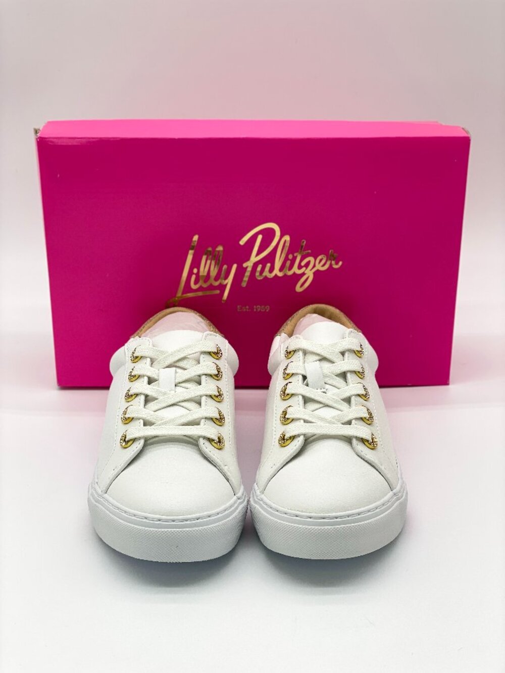 NWT Lilly Pulitzer Lux Hallie Sneaker Resort White Gold Accent 8.5